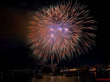 46-ой Международный конкурс фейерверков на Коста Брава, 2016 - Пиротехника FIREWORKS LIETO S.R.L, провинция Неаполь, Италия / 46e Concurs Internacional de Focs D'artifici de la Costa Brava, 2016 - Pirotecnia FIREWORKS LIETO S.R.L, Provincia de Nápoles, Italia 