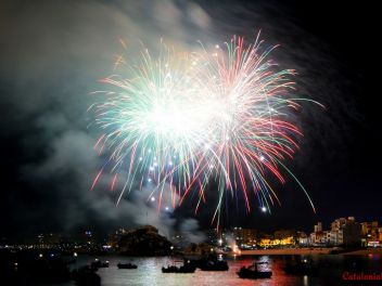 46-ой Международный конкурс фейерверков на Коста Брава, 2016 - Пиротехника FIREWORKS LIETO S.R.L, провинция Неаполь, Италия / 46e Concurs Internacional de Focs D'artifici de la Costa Brava, 2016 - Pirotecnia FIREWORKS LIETO S.R.L, Provincia de Nápoles, Italia 