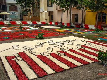 Фотоотчет: Ковры из цветов в Бланесе (Catifes de Flors de Corpus a Blanes / Las alfombras de flores del Corpus en Blanes), 2021