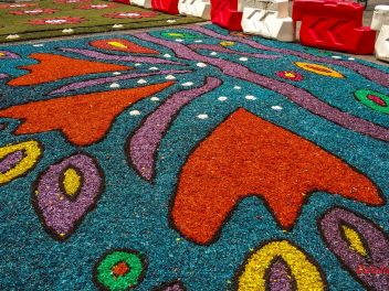 Фотоотчет: Ковры из цветов в Бланесе (Catifes de Flors de Corpus a Blanes / Las alfombras de flores del Corpus en Blanes), 2021