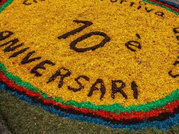 Фотоотчет: Ковры из цветов в Бланесе (Catifes de Flors de Corpus a Blanes / Las alfombras de flores del Corpus en Blanes), 2021