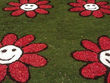 Фотоотчет: Ковры из цветов в Бланесе (Catifes de Flors de Corpus a Blanes / Las alfombras de flores del Corpus en Blanes), 2021