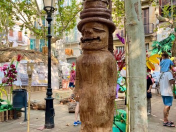 Пласа Ровира и Триас (Plaça Rovira i Trias) — «Хале Ровира» (Hale Rovira) — Феста Майор де Грасиа 2025 (Festa Major de Gràcia 2025)