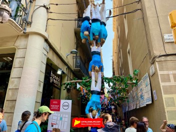 Улица Хесус (Carrer de Jesús) — «Култура Популяр» (Cooltura Popular) - Феста Майор де Грасиа 2025 (Festa Major de Gràcia 2025)