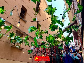 Улица Хесус (Carrer de Jesús) — «Култура Популяр» (Cooltura Popular) - Феста Майор де Грасиа 2025 (Festa Major de Gràcia 2025)