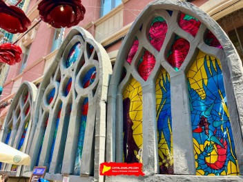 Улица Моцарт (Carrer de Mozart) — «Жордина: роза огня» (La Jordina: la rosa de foc) — Феста Майор де Грасиа 2025 (Festa Major de Gràcia 2025)