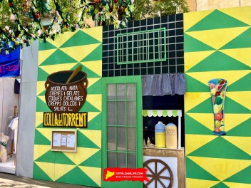 Пласа де ла Вила (Plaça de la Vila) — «Грасия, которую мы помним» (La Gràcia que anyorem) — Феста Майор де Грасиа 2025 (Festa Major de Gràcia 2025)