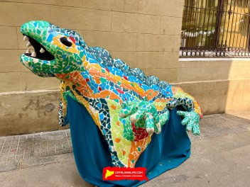 Улица Прогрес (Carrer del Progrés) — «ПрогреФок» (Progrefoc) — Феста Майор де Грасиа 2025 (Festa Major de Gràcia 2025)