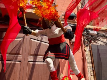 Улица Прогрес (Carrer del Progrés) — «ПрогреФок» (Progrefoc) — Феста Майор де Грасиа 2025 (Festa Major de Gràcia 2025)