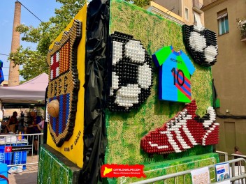 Пласа дель Побле Хитано (Plaça del Poble Gitano) — «Гитанская пеня Барсы» (Penya Barcelonista Gitana de Gràcia) — Феста Майор де Грасиа 2025 (Festa Major de Gràcia 2025)