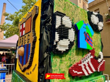 Пласа дель Побле Хитано (Plaça del Poble Gitano) — «Гитанская пеня Барсы» (Penya Barcelonista Gitana de Gràcia) — Феста Майор де Грасиа 2025 (Festa Major de Gràcia 2025)