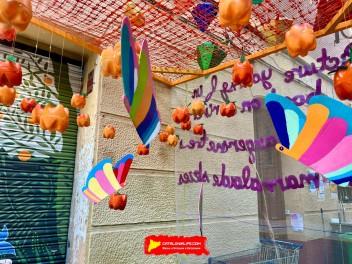 Улица Хоан Бланкес де Байш де Тот (Carrer de Joan Blanques de Baix de Tot) — «Битлз JBdbDt» (The Beatles JBdbDt) — Феста Майор де Грасиа 2025 (Festa Major de Gràcia 2025)