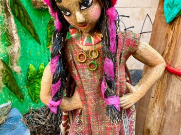 Улица Верди (Carrer de Verdi) — «Сельва Верди Майя» (Selva Verdi Maya) — Феста Майор де Грасиа 2025 (Festa Major de Gràcia 2025)