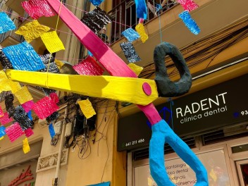 Улица Пуйгмарти (Carrer de Puigmartí) — «Внутри разума художника» (Dins la ment de l’artista) — Феста Майор де Грасиа 2025 (Festa Major de Gràcia 2025)