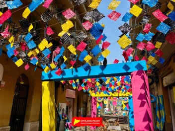 Улица Пуйгмарти (Carrer de Puigmartí) — «Внутри разума художника» (Dins la ment de l’artista) — Феста Майор де Грасиа 2025 (Festa Major de Gràcia 2025)