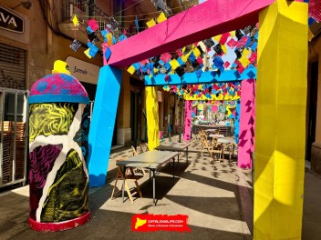 Улица Пуйгмарти (Carrer de Puigmartí) — «Внутри разума художника» (Dins la ment de l’artista) — Феста Майор де Грасиа 2025 (Festa Major de Gràcia 2025)
