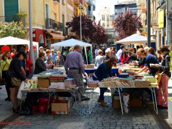 Сант Джорди или День Святого Георгия в Бланесе/El Día de Sant Jordi (Каталония/Catalonia)