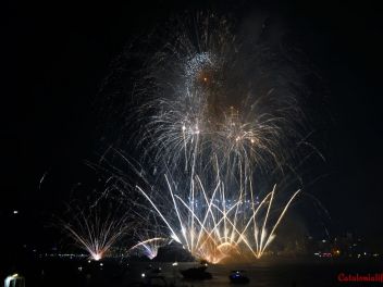 Фотоотчет с первого дня 47-го Международного конкурса фейерверков на Коста Брава - Пиротехника Vulcano, Мадрид, Испания /  Fotos de la primera jornada de la 47ª Competencia Internacional de Fuegos Artificiales de la Costa Brava - Pirotecnia Vulcano, Madrid, España