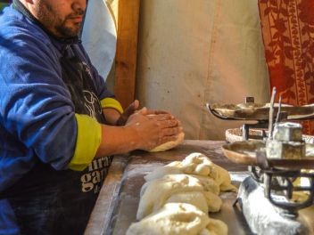 Фестиваль Сан Антонио в Англесе, 2019: Магазины и палатки с натуральными продуктами на улице Индустриальной (часть #3)